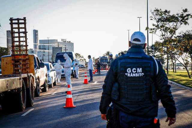 Motorista que passar por uma das barreiras estaduais, n&atilde;o ser&aacute; parado na Capital