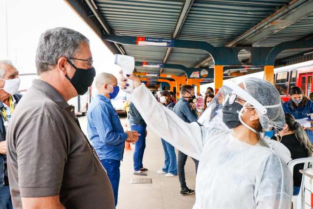 Blitze abordam 24 mil passageiros e 50 passam por testes em terminais de &ocirc;nibus