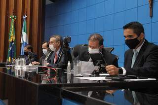 Deputados durante sessão em videoconferência (Foto: Assessoria/ALMS)