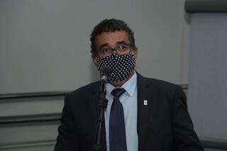 Vereador Ayrton Araújo (PT) durante sessão (Foto: CMCG/Divulgação)