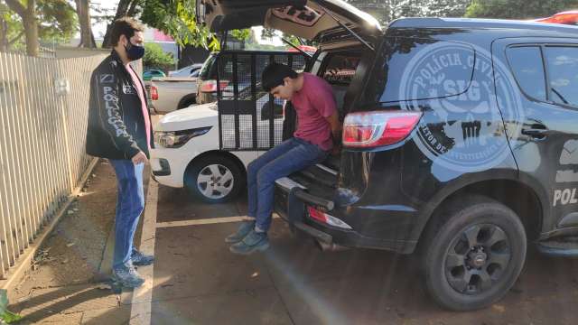Pol&iacute;cia fecha dois pontos de venda de drogas em bairros da periferia