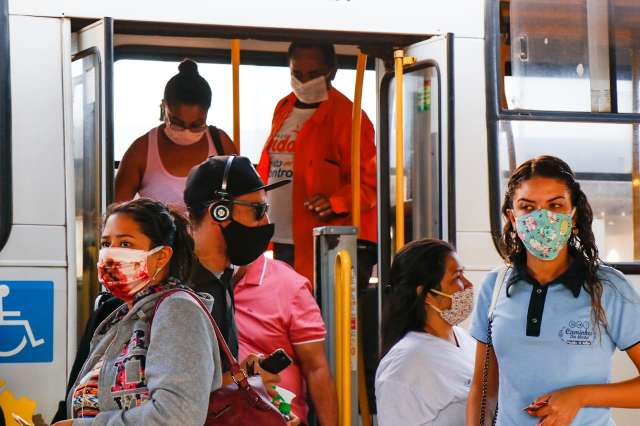 Presidente de cons&oacute;rcio defende que futuro do &ocirc;nibus &eacute; tarifa zero para todos 