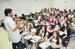Alunos do Ensino Médio das escolas particulares só poderão voltar a partir de 22 de julho (Foto: Arquivo/Campo Grande News)