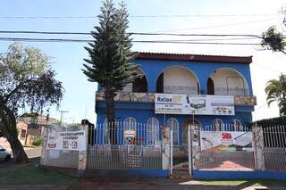 Loja fica na Rua Moreira Cabral, 233, Vila Planalto, plantão de atendimento de segunda a sábado até às 20h e domingo até às 17h. (Foto: Kisie Ainoã)