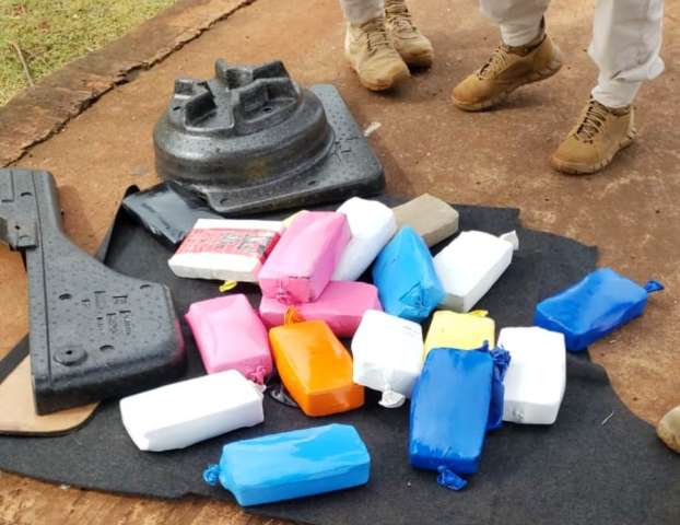 Irm&atilde;s paranaenses s&atilde;o presas com 24 kg de coca&iacute;na em porta-malas de Civic