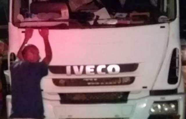 Motorista b&ecirc;bado &eacute; preso ap&oacute;s dirigir caminh&atilde;o em zigue-zague na MS-306