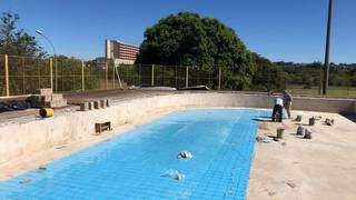 Obra na piscina do Parque Ayrton Senna, em Campo Grande (Foto: Divulgação - PMCG)