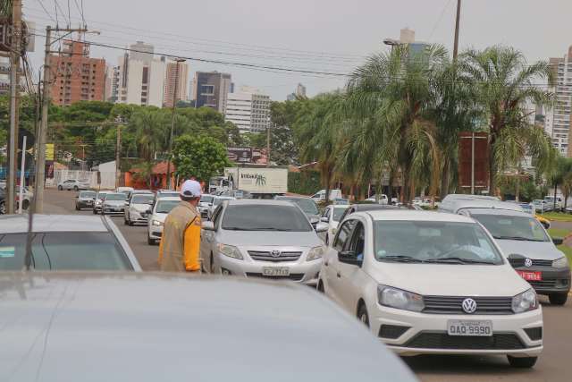 Licenciamento de ve&iacute;culos com placas final 3 e 4 vence em junho