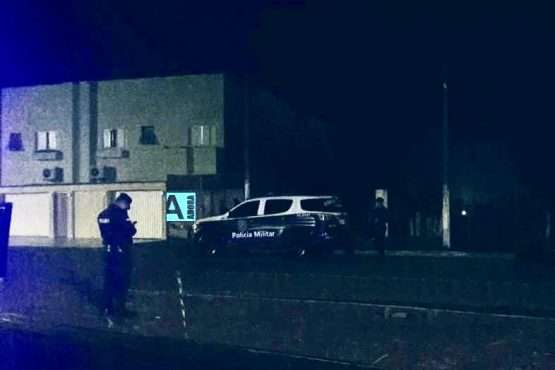 Mulher &eacute; assassinada com tiros de pistola no Centro de Ponta Por&atilde;