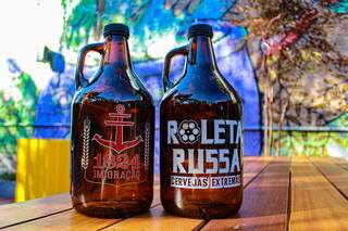 Growlers - embalagens próprias para chopp e cerveja artesanal servidos na hora - são uma boa pedida para os amantes de cerveja (Foto: Divulgação)