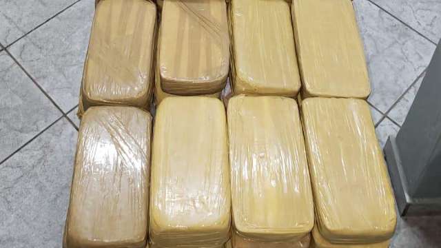 Homem &eacute; preso com R$ 3 milh&otilde;es em coca&iacute;na pronta para transporte