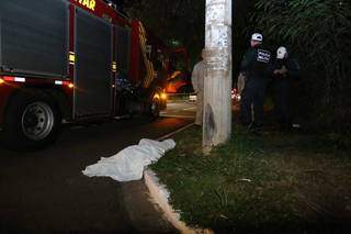 Pedestre &eacute; atropelado por carreta e morre na Avenida F&aacute;bio Zahran