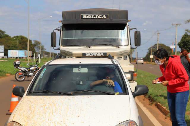 Munic&iacute;pio d&aacute; tr&eacute;gua a casais e reduz toque de recolher no Dia dos Namorados