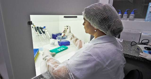 Testagem avança, sobrecarrega Lacen e atraso para resultados passa de 3 dias
