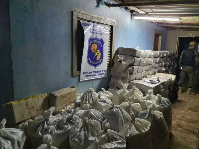 Pol&iacute;cia paraguaia encontra dep&oacute;sito com 3.700 quilos de maconha na fronteira