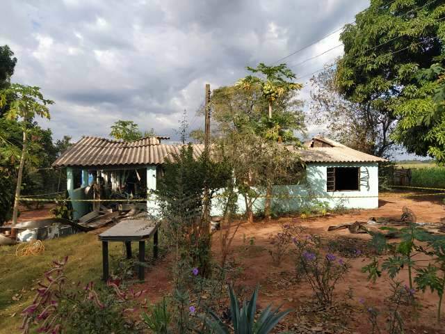Idoso de 72 anos morre ap&oacute;s atear fogo na pr&oacute;pria casa 
