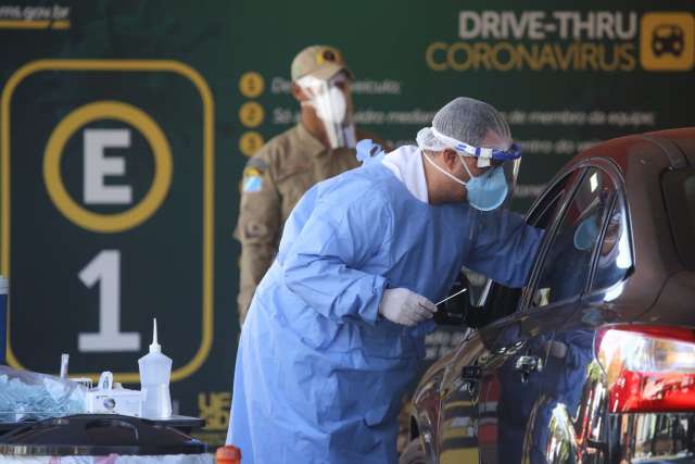 Após ultrapassar marca dos mil casos, Dourados vai dobrar testes em drive-thru