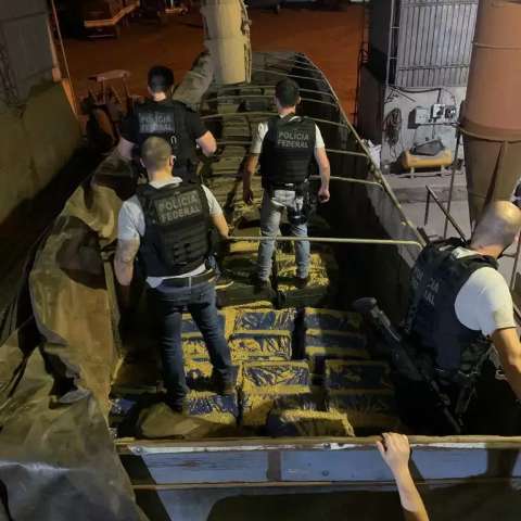 PF apreende 11,5 toneladas de maconha em carga de milho