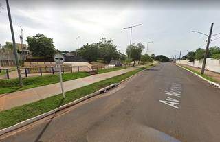 Homem estaciona para brigar com namorada e tem carro furtado Homem estaciona para brigar com namorada e tem carro furtado