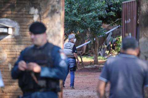 Pol&iacute;cia investiga se morte de homem em pr&eacute;dio invadido foi provocada