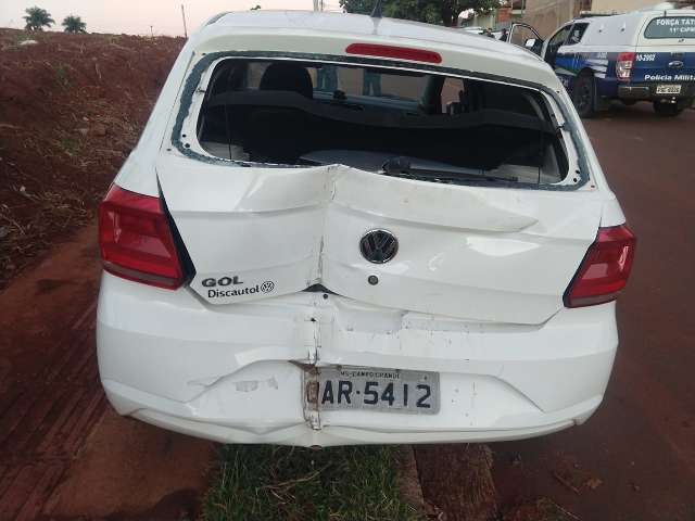 Para evitar pris&atilde;o, traficantes fogem e batem em viatura durante persegui&ccedil;&atilde;o