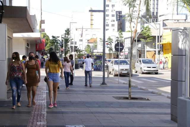 Baixo isolamento j&aacute; fez covid-19 chegar a 59 munic&iacute;pios, alerta governo