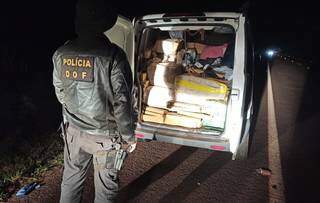 Pol&iacute;cia apreende Fiorino com 1.280 quilos de maconha na fronteira