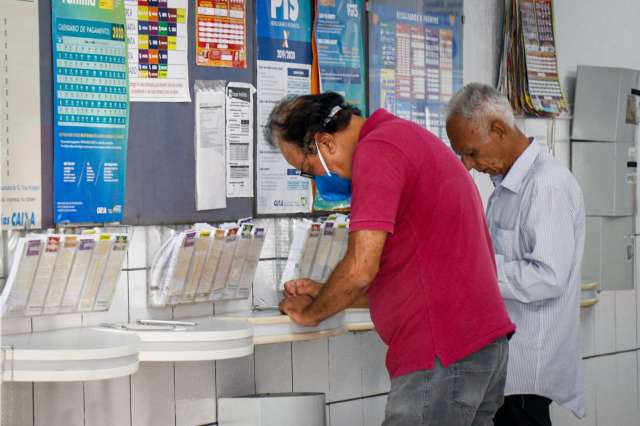 Mega-Sena pode pagar pr&ecirc;mio de R$ 32 milh&otilde;es na quarta-feira