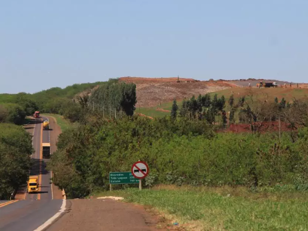 Novo aterro ser&aacute; na sa&iacute;da para Tr&ecirc;s Lagoas e vai receber lixo por 40 anos 