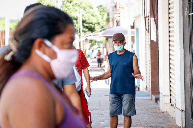 Brasil tem 1,2 mil mortes por covid em 24 horas, revela cons&oacute;rcio