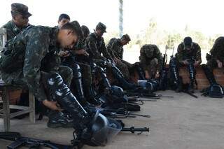 Equipamentos serão distribuídos para militares de quatro municípios do Estado (Foto: Divulgação/9º BEC)
