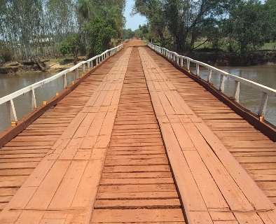 Governo lança licitação para ponte de concreto sobre o Rio Dourados