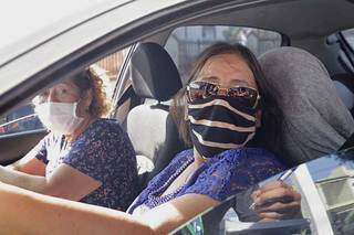 Motoristas acompanhados são obrigados a usar máscaras em Campo Grande (Foto: Kisie Ainoã)