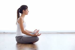 Aproveite o Dia Internacional do Yoga para se reconectar com a mente. (Foto: Freepik)
