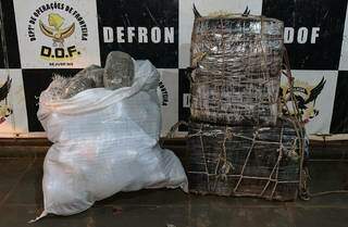 Pol&iacute;cia prende dupla que levava 70,6 quilos de maconha em bicicletas 