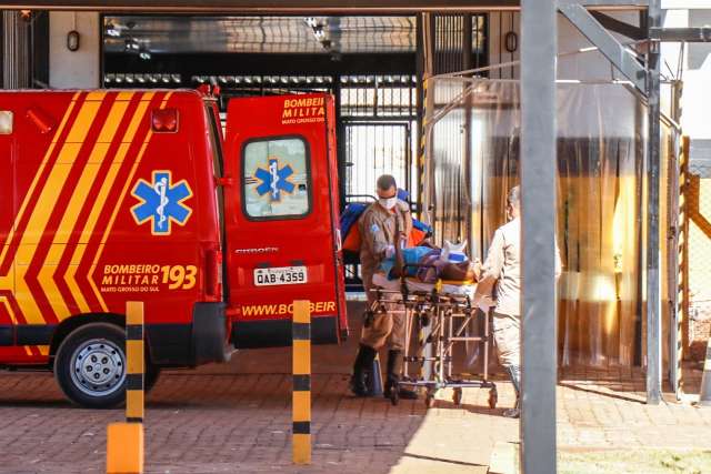 Presos caem de grade de 5 metros ao tentar fuga do Centro Penal da Gameleira