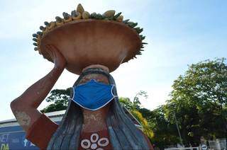 Escultura de indígena terena no Mercadão Municipal (Foto: Raoni Ramires/Sectur)