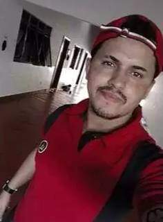 Ao voltar de conveni&ecirc;ncia, homem &eacute; assassinato a tiros