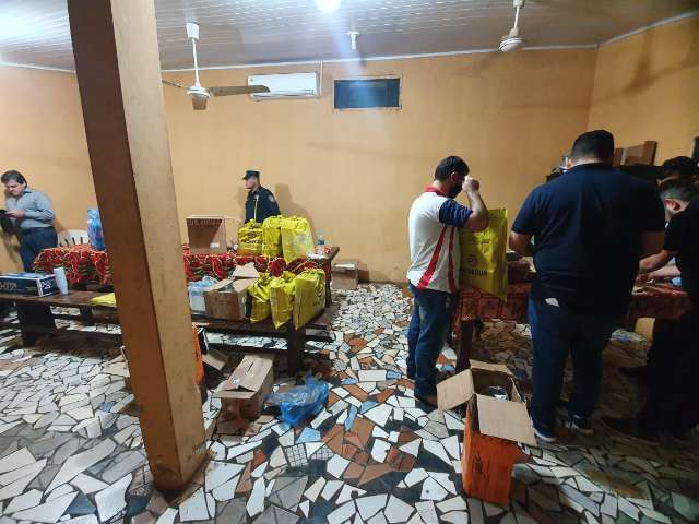 Dupla &eacute; presa com 1,2 milh&atilde;o de reais em caixas de papel&atilde;o na fronteira