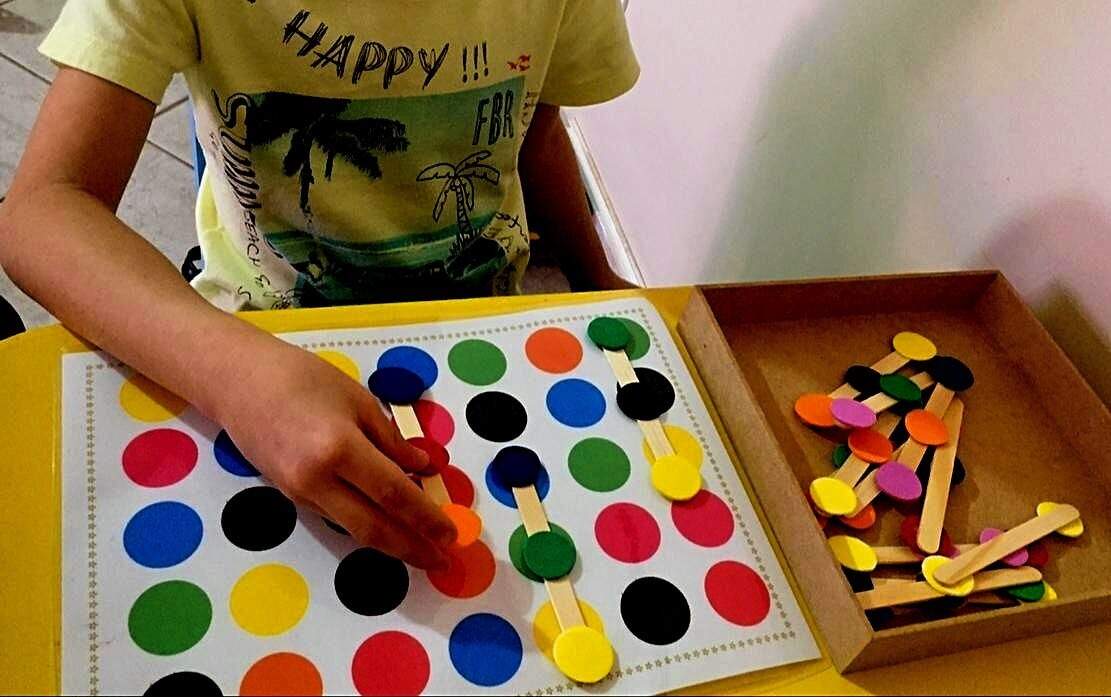 Usando formas e cores, professora cria jogos para estimular crianças -  Diversão - Campo Grande News