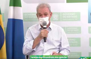 Geraldo Resende fez apelos durante transmissão anunciando mais mortes por coronavírus. (Foto: Reprodução do Facebook)
