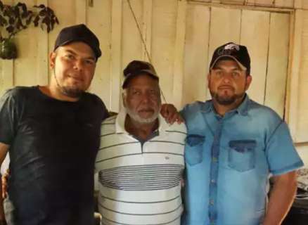 Mec&acirc;nico diz que neglig&ecirc;ncia a caminho do hospital matou pai, v&iacute;tima da covid