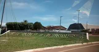 Entrada de Pedro Gomes, município com pouco mais de 8 mil habitantes (Foto: Diário MS News) 