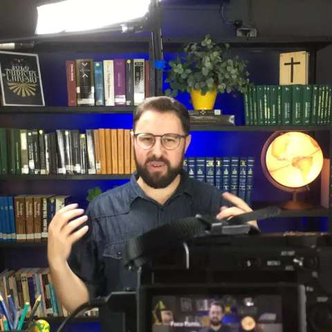 Pastor vira youtuber para ensinar hist&oacute;ria do cristianismo e viraliza