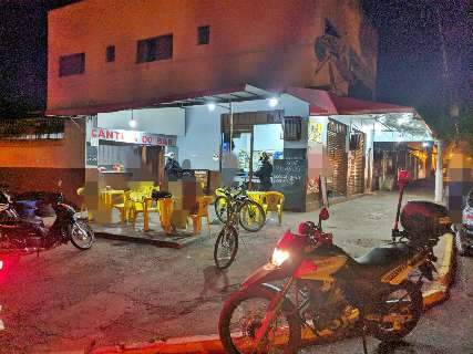 Flagrado dirigindo b&ecirc;bado na madrugada, homem tenta se matar em delegacia