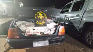 Carro &eacute; apreendido com mais de 1,7 mil pacotes de cigarros contrabandeados