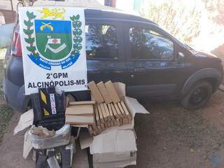 Motorista e passageiro s&atilde;o presos com 107 kg de maconha dentro de ve&iacute;culo
