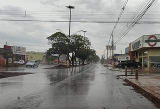 Chuva fraca interrompe 19 dias de seca e anuncia chegada de frente fria