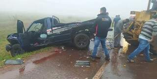 Em meio &agrave; neblina, carreta e 3 carros se envolvem em acidente na BR-463