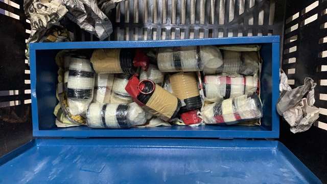 &#039;&#039;QG&#039;&#039; de fac&ccedil;&atilde;o tinha 14 granadas, R$ 50 mil, 4 fuzis e 7 carros de luxo